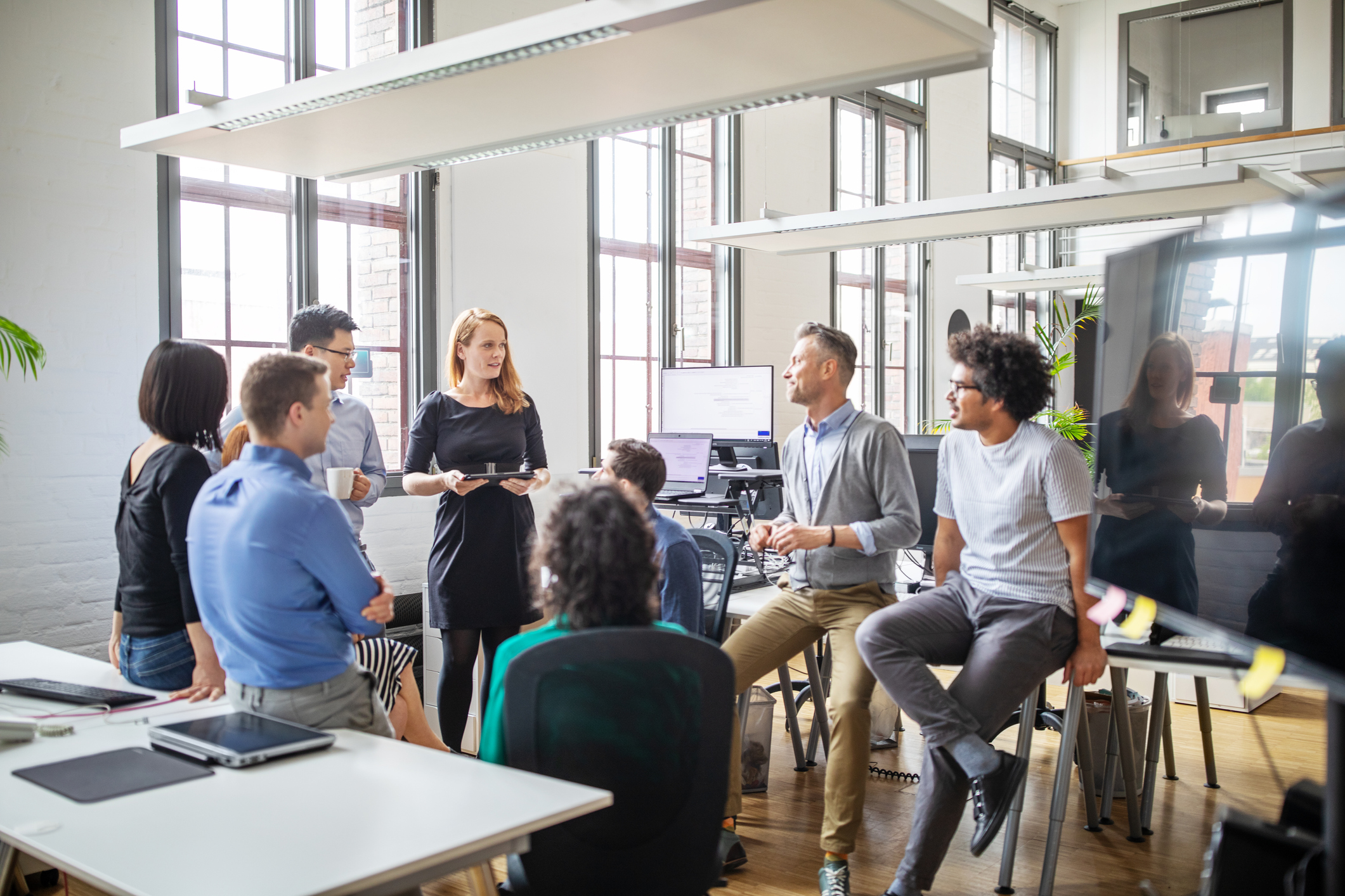 Equipe qui discute de management